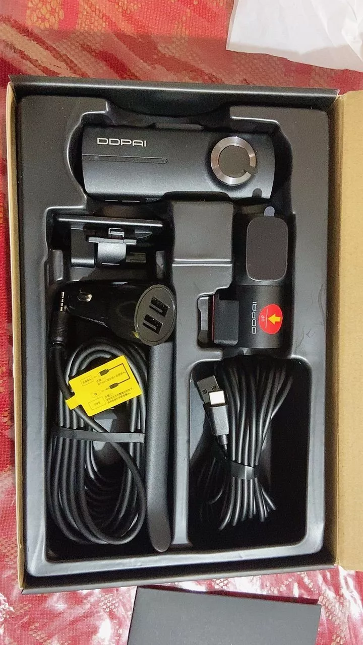 Foto de cliente da câmera veicular DDPAI N1 Dual 6