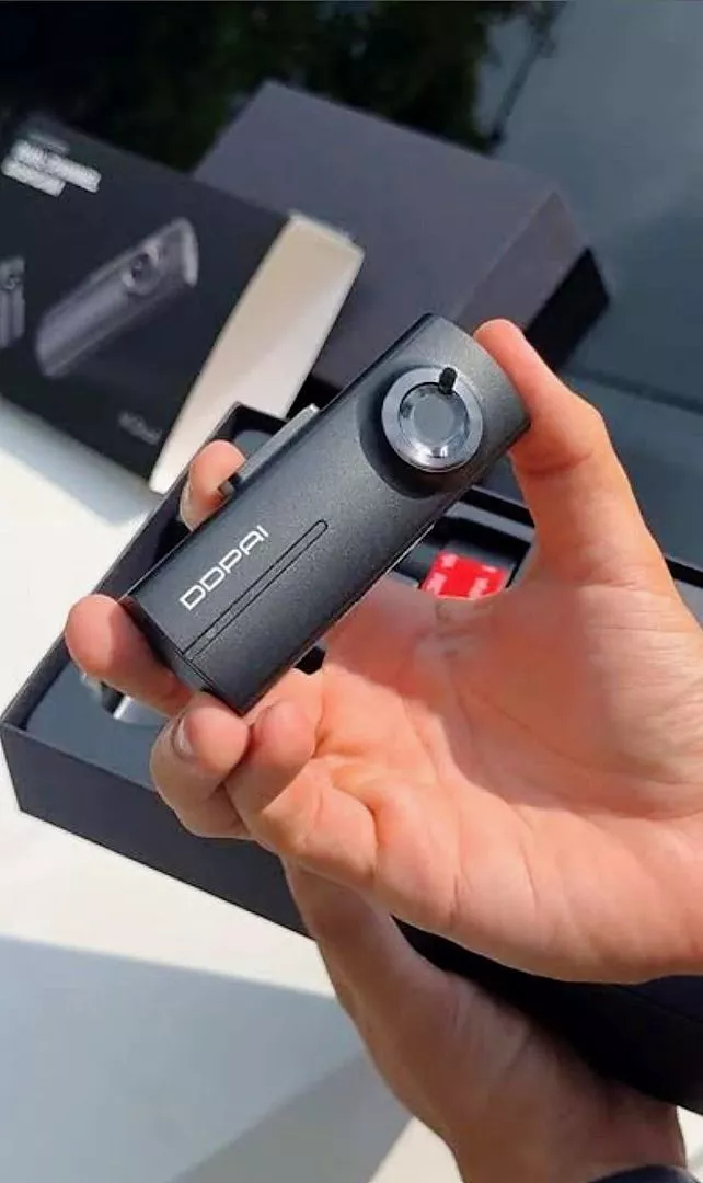 Foto de cliente da câmera veicular DDPAI N1 Dual 10
