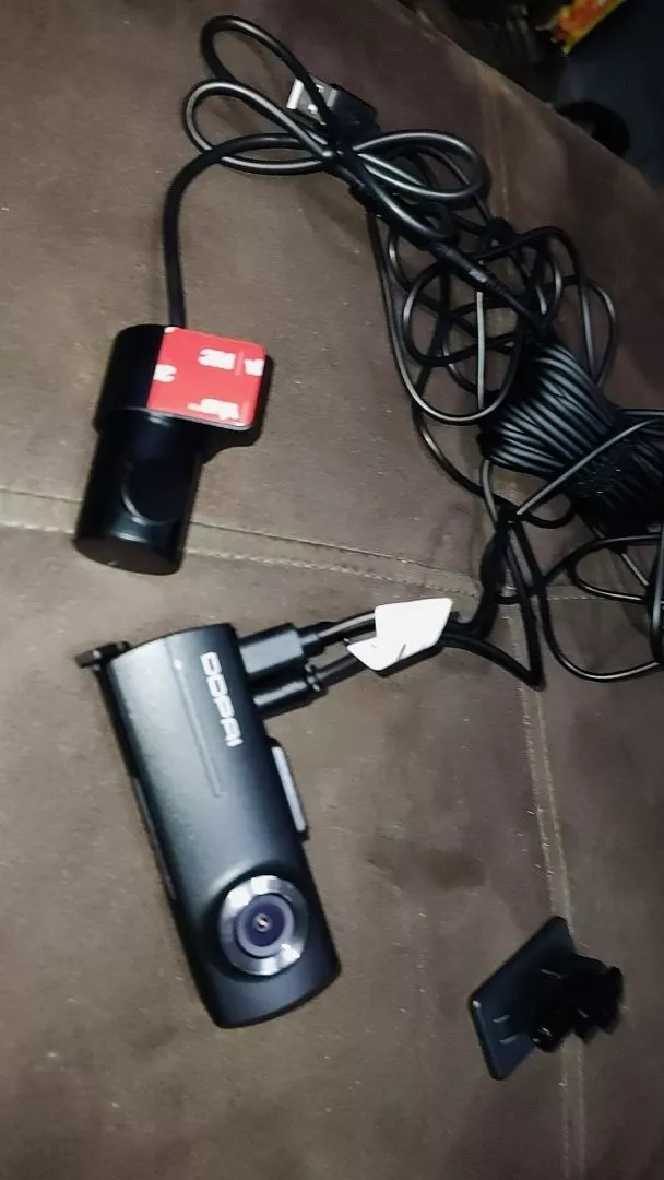 Foto de cliente da câmera veicular DDPAI N1 Dual 3