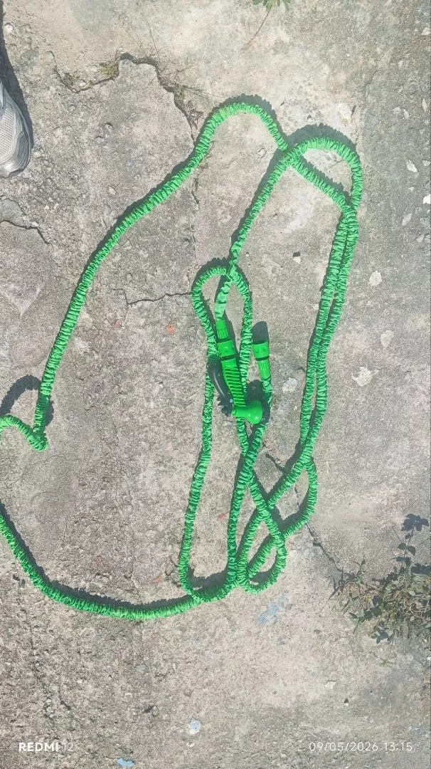 Foto da avaliação de Luciana R. sobre a mangueira mágica