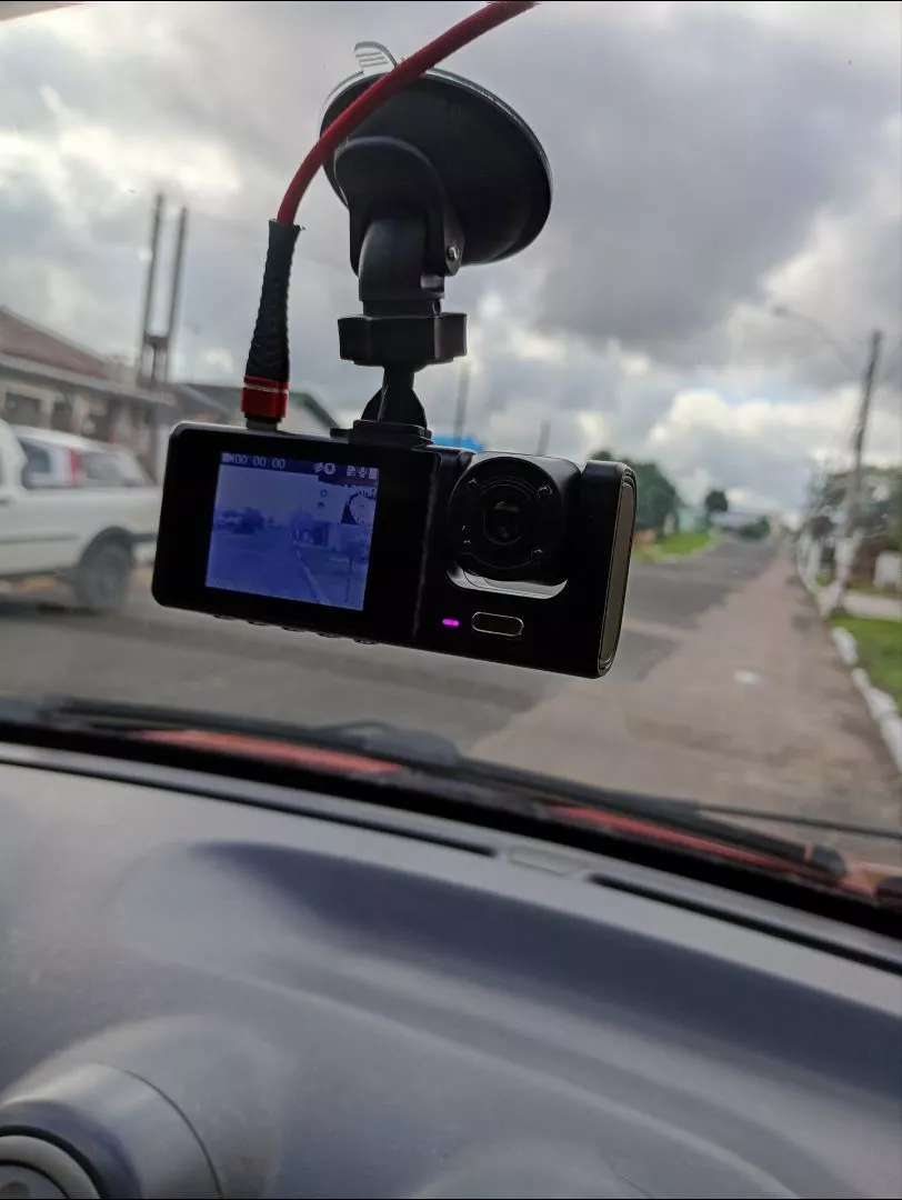 Foto de cliente da câmera veicular 3 lentes 5