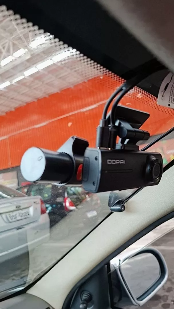 Foto de cliente da câmera veicular DDPAI N1 Dual 5