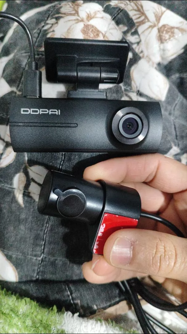 Foto de cliente da câmera veicular DDPAI N1 Dual 1